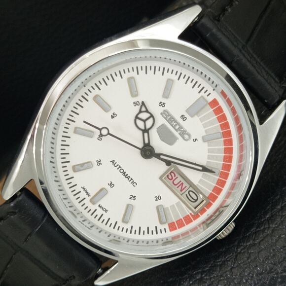 Vintage 1988 Seiko Automatic Mens Silver Watch W/daydate & Red accents